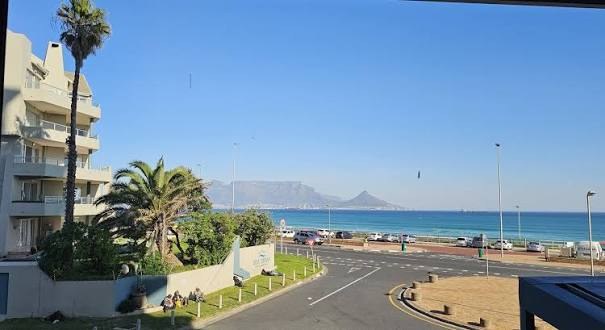 Blouberg beachfront with Table Mountain across the bay